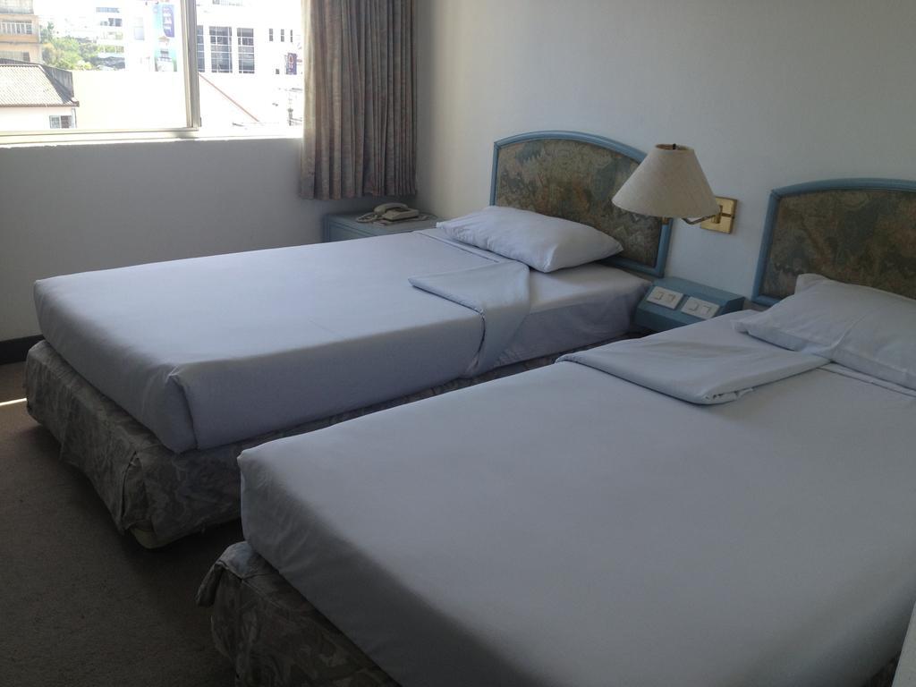 Sinthavee Hotel Phuket Exterior photo