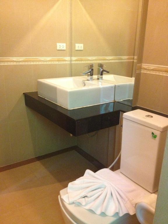 Sinthavee Hotel Phuket Room photo