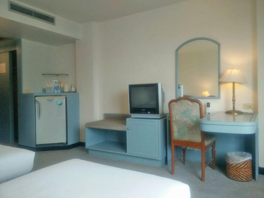 Sinthavee Hotel Phuket Exterior photo